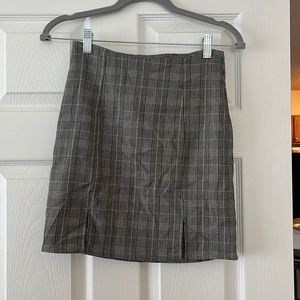 Mini skirt with two front splits